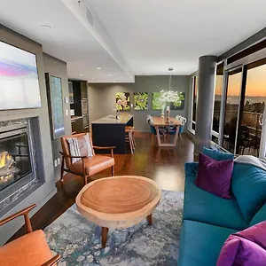 Luxury View In Downtown Apartment